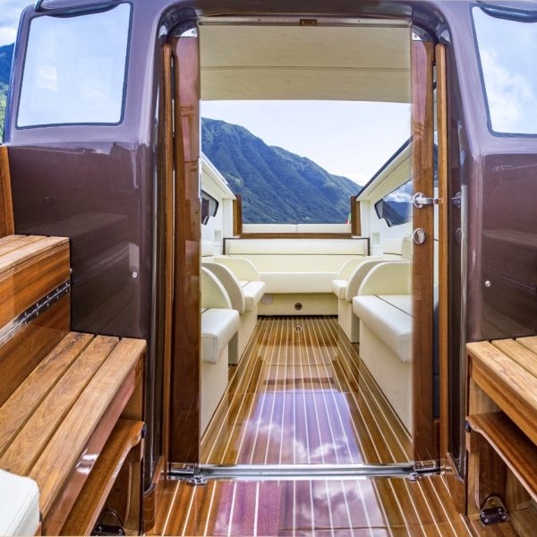 Dettagli in mogano - Taxi Veneziano